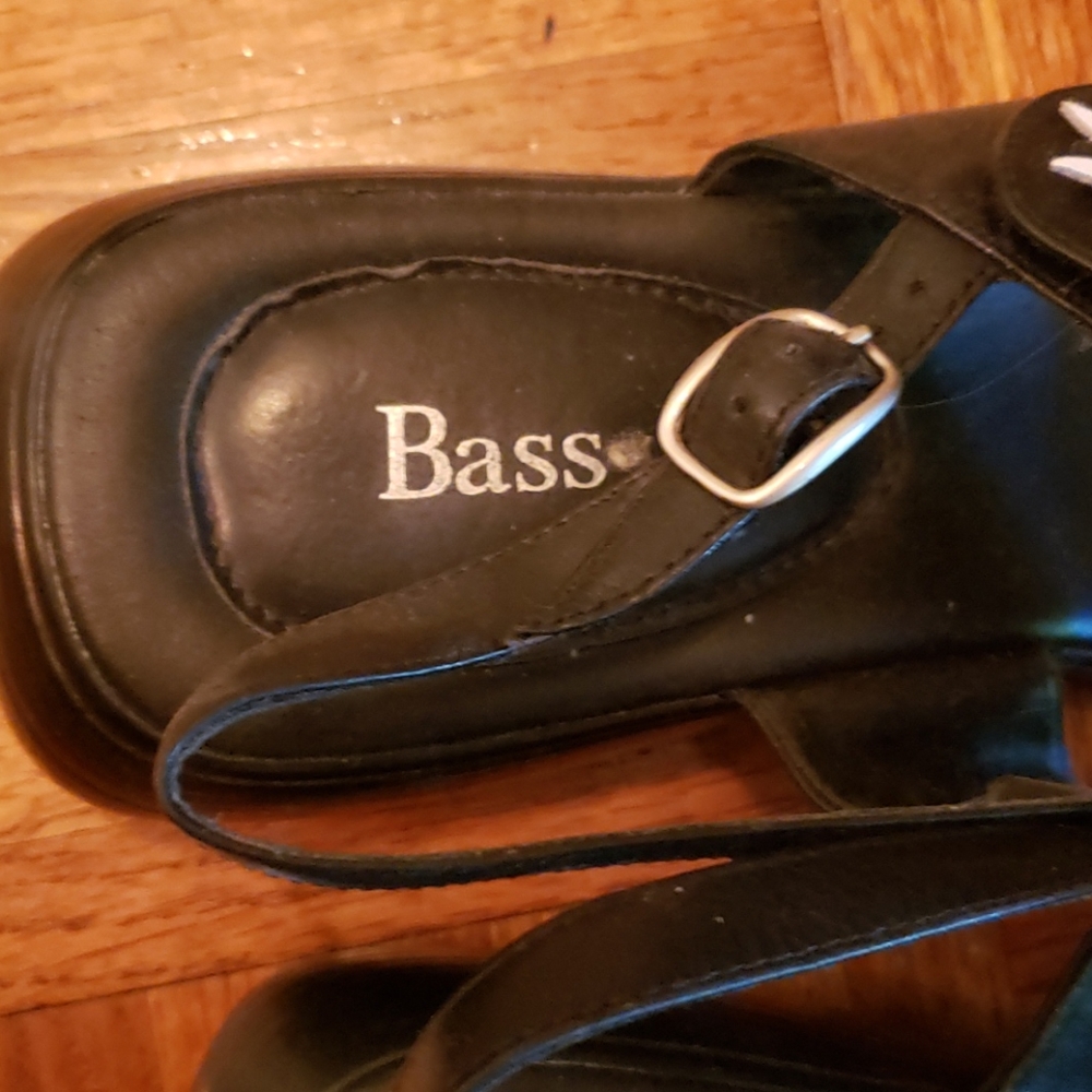 Bass Sandals - Picture 3 of 4